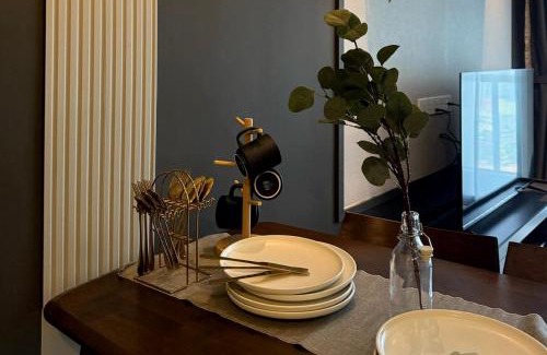 Central District Apartamento | R&F Sea View 2BR Midnight Design 6-8pax Brand New