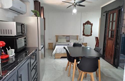 Tombeau Bay Casa | R Garden Studio 2 moderne pour couple dans un cadre relaxant et confortable