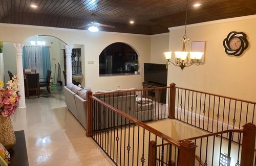 River Oaks Casa | R & J Roost