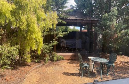 Maryborough Casa | R&R Blue Diamond Luxury Studio Maryborough, Vic