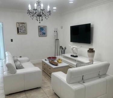 West Little Havana Casa | R&R Hostal