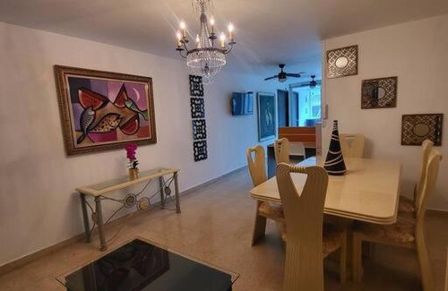 El Cangrejo Apartamento | R10 Lindo Apto de 5 recámaras, zona turística.