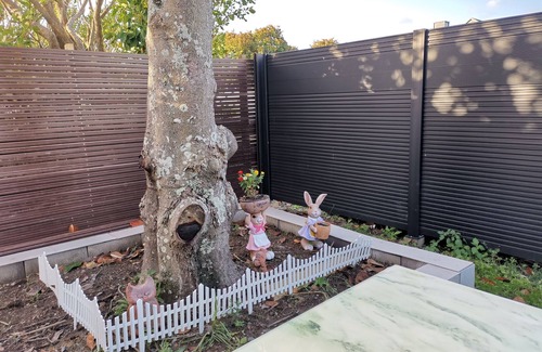Hamilton Casa | Rabbits Home- Riverside, Separate courtyard, New 1-bedroom