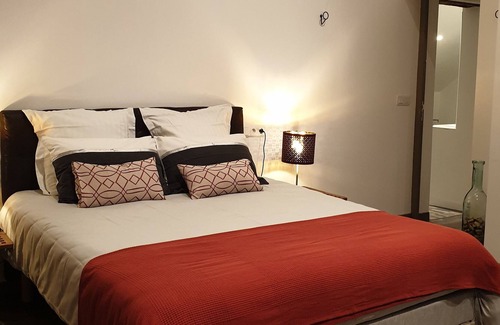 Parcay-sur-Vienne Cama Y Desayuno | RABELAIS bedroom from the Parcius factory