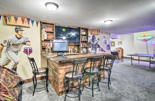 Adel Casa | Raccoon River Retreat Indoor Pool and Outdoor Fun!