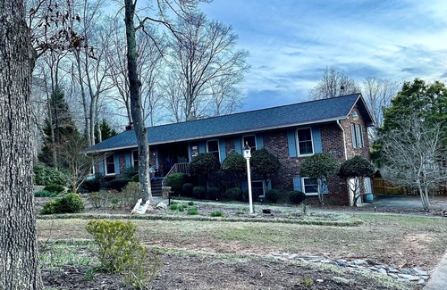 Cascade Casa | Race fans come on Down! 16 miles to Martinsville speedway