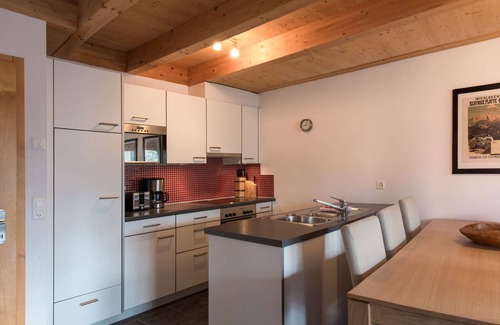 Wengen Chalet De Esquí | Retiro de corredores - chalet adosado en 4 niveles