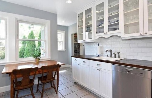 New Rochelle Casa | Rachel’s Retreat- 20 mins to NYC! Walk to train and town.