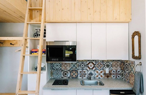 Nordegg Apartamento | Rack it, rest up and ride out.