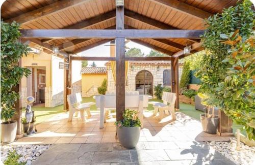 La Torre de Claramunt Casa | Raco de Lis