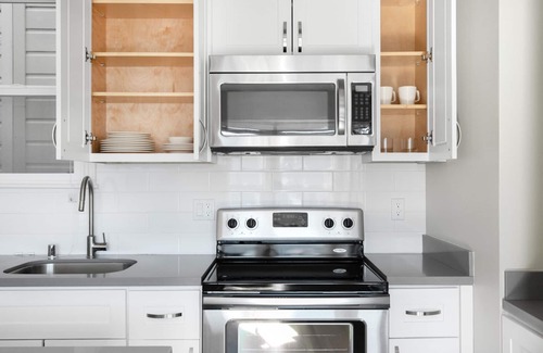 Marina District Apartamento | Rad Marina District 2BR w/ W/D, walk to Parks & Presidio, by Blueground