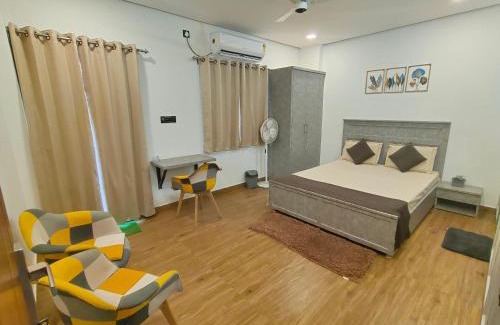 Vrindavan Apartamento | Radha Madhavam Hotel Vrindavan near Iskcon temple & Prem mandir