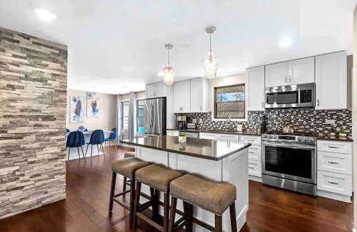 Wasco Casa | Radiance - 4BR Single Level Home