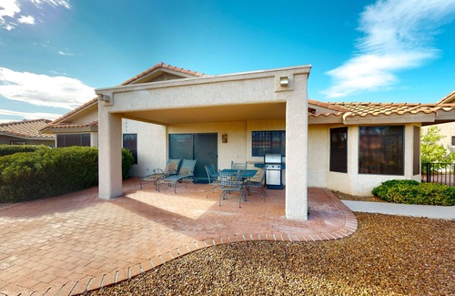 Rancho Vistoso Casa | Radiant desert stay with pool and tennis access - mountain views, dogs ok