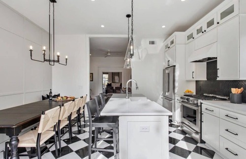 Savannah Victorian District Casa | Radiant Historic Retreat | Hot Tub