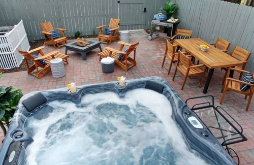 Savannah Victorian District Casa | Radiant Historic Retreat | Hot Tub