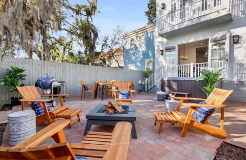 Savannah Victorian District Casa | Radiant Historic Retreat | Hot Tub
