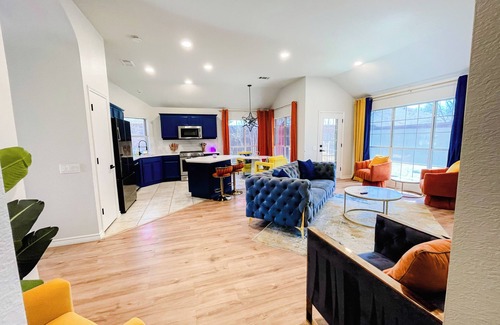 McKinney Casa | Radiant Retreat with fitness room