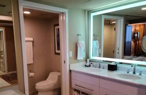 Winchester Villa | Radiant Sophisticated Las Vegas Condo