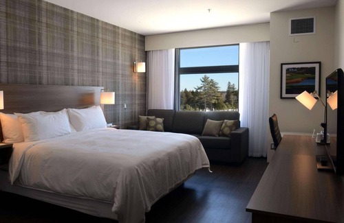 Hanwell Hotel | Radisson Kingswood Hotel & Suites, Fredericton, NB