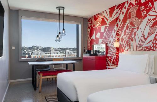 Silo District Hotel | Radisson RED Hotel V&A Waterfront Cape Town