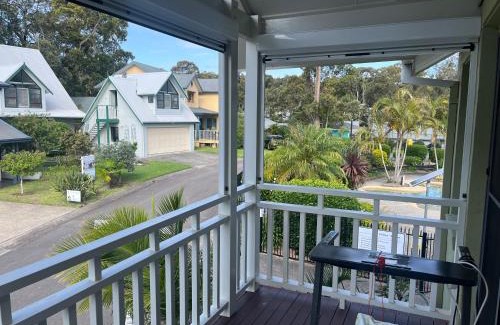 Cams Wharf Casa | Raffertys Resort Lakeside Terrace Plus 4 Star
