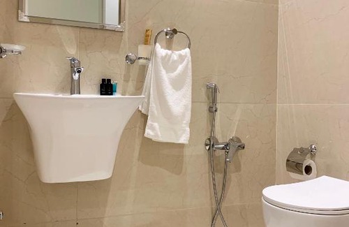 Riyadh Apartamento | Rahmania C-11 Luxury Gold Balcony AZ70