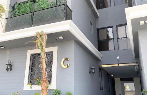 Riyadh Apartamento | Rahmania C-11 Luxury Gold Balcony AZ70