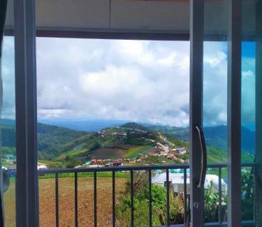 Lom Kao Casa | Rai Saeng Mek ไร่เเสงเมฆ