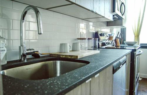 Center City Apartamento | Rail Park Downtown Studio, Amazing Views, CONTACTLESS CHECK-IN