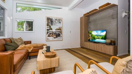 Mooball Casa | 'Rail Trail Cottage'-Artisan rural Home 5 mins to pristine beach