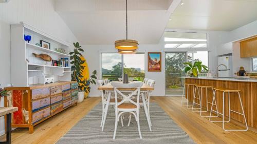 Mooball Casa | 'Rail Trail Cottage'-Artisan rural Home 5 mins to pristine beach