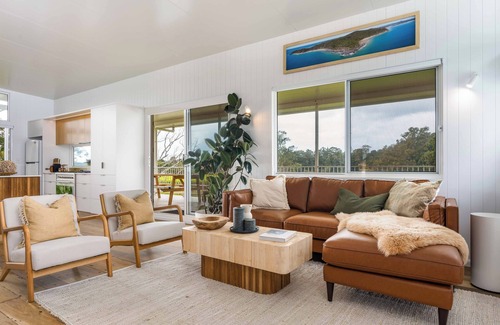 Mooball Cabaña | Rail Trail Retreat - Artisan Rural home - 5 mins only to pristine beaches!