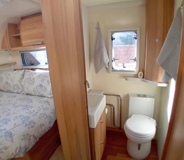 Oban Otro | Railway cottage caravan
