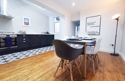 Splott Casa | Casa céntrica en Cardiff (para 6)