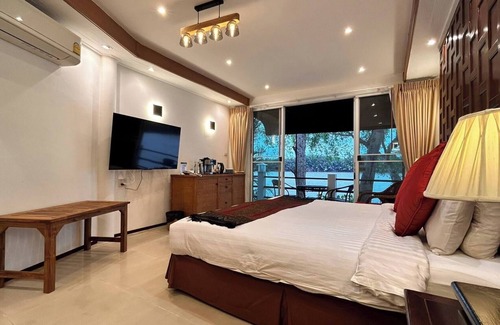 Bang Khla Casa | Rainbow Arokaya Holistic Longevity Wellness Resort - Riverfront Room 8