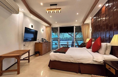 Bang Khla Casa | Rainbow Arokaya Holistic Longevity Wellness Resort - Riverfront Room 8