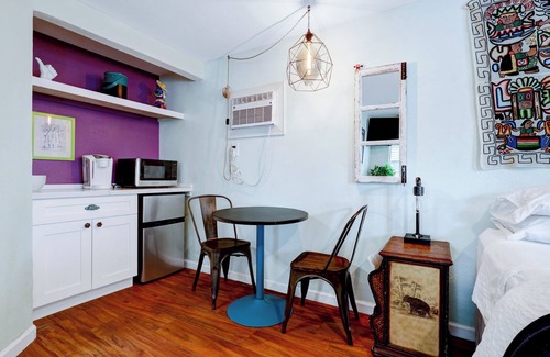 Terrell Heights Casa | Rainbow Casita
