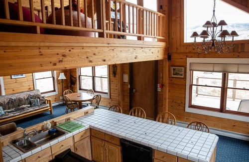 Emigrant Cabina | Rainbow Country Cabin: Rural Riverfront Retreat