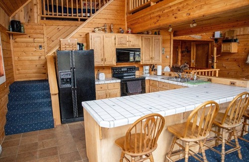 Emigrant Cabina | Rainbow Country Cabin: Rural Riverfront Retreat