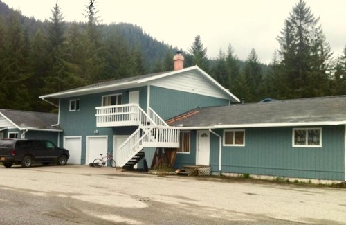 Mendenhall Valley Casa | Rainbow Row - Two Private Units in Complex, near Mendenhall Glacier, Trails, and Conveniences!