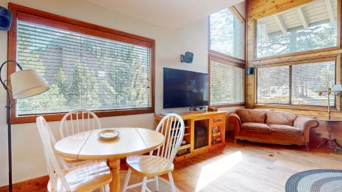 Mammoth Lakes Apartamento | Rainbow Villas #1 condo