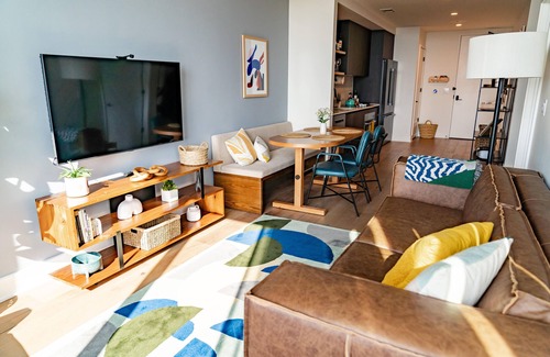 Travis Heights Condominio | Rainey St Retreat/F1 Stay, Min to UT, Moody, 6th