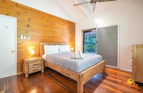 Kuranda Casa | Rainforest holiday home @ Kuranda with swimming pool !!
