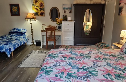 Maryborough Casa | Rainforest Retreat Opal Room