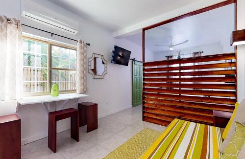 Caye Caulker Hotel | Rainforest Suite at Casa DV Suites -Gold Standard Certified