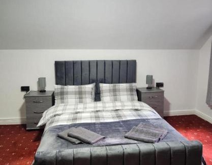 Manchester Casa | Rainsough Cottage Guest House - Shared Bathroom - Free Parking & WiFi