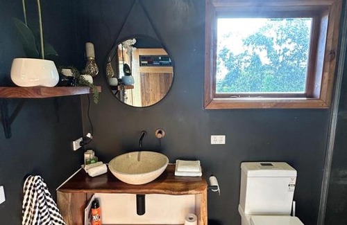 Cockatoo Cabina | Rainy Hill Retreat - The Loft