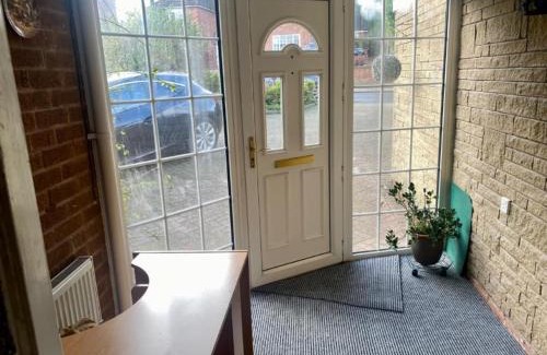 Sutton Coldfield Apartamento | Raj Rentals Ensuite
