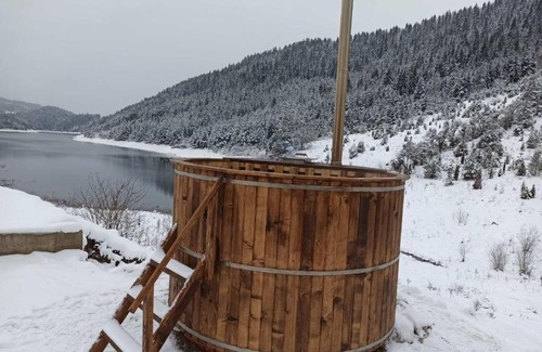 Konjska Reka Cabina | Rajski pogled (Heavenly view)